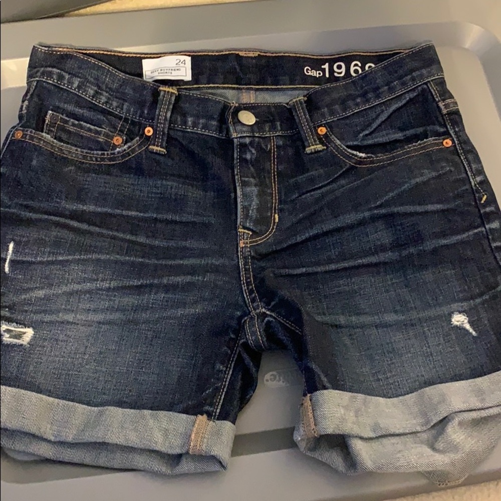 Gap 24 boyfriend shorts